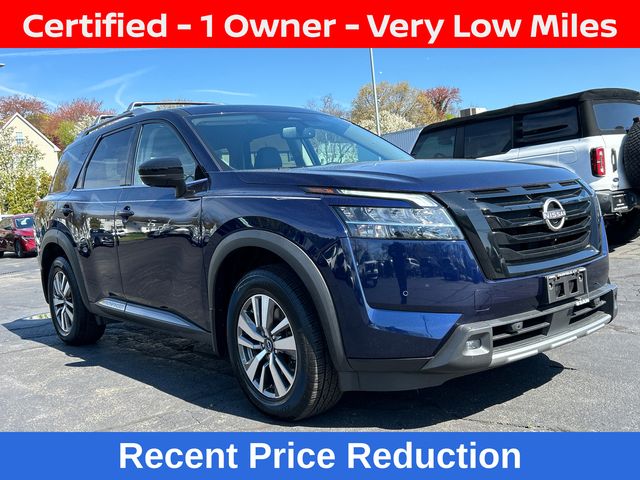 Deep Ocean Blue Pearl 2022 Nissan Pathfinder SUV / Crossover All-Wheel Drive 9-Speed Automatic