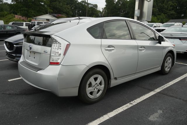 Used 2010  Toyota I image 7