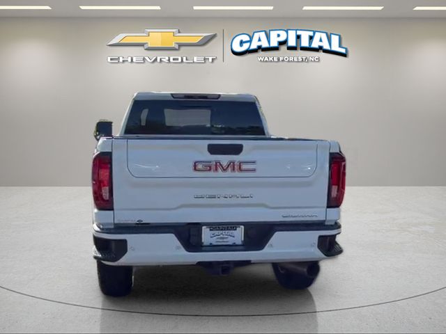 Used 2022 White GMC Denali image 4