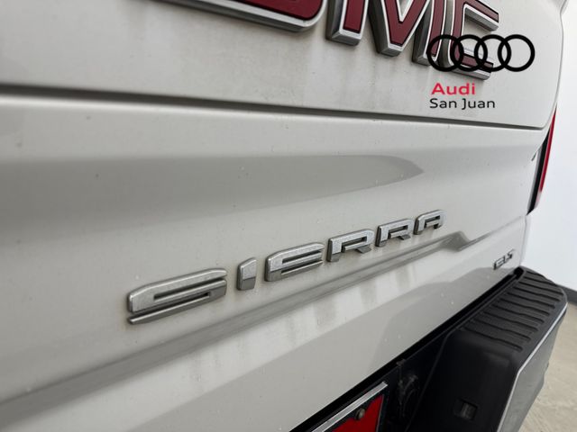 Used 2022 White GMC SLT image 13