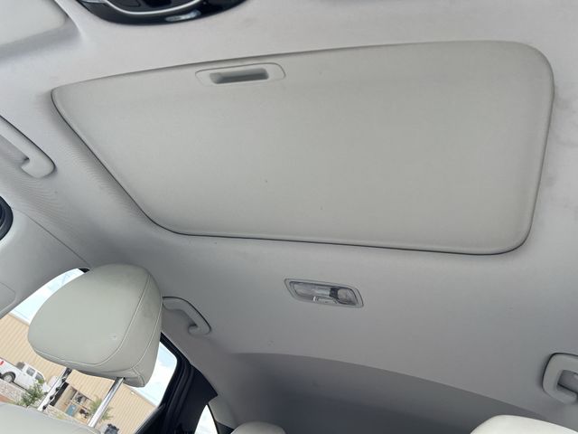 Used 2025 Blue Hyundai SEL Convenience image 18