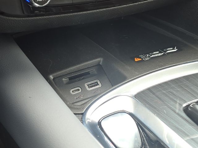 2023 Buick Enclave Essence:C02678