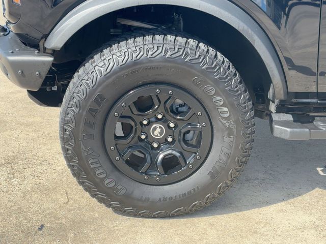 Used 2023 Black Ford Wildtrak image 10