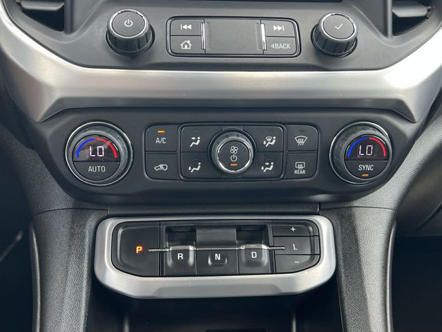 Used 2020 White GMC SLT image 22