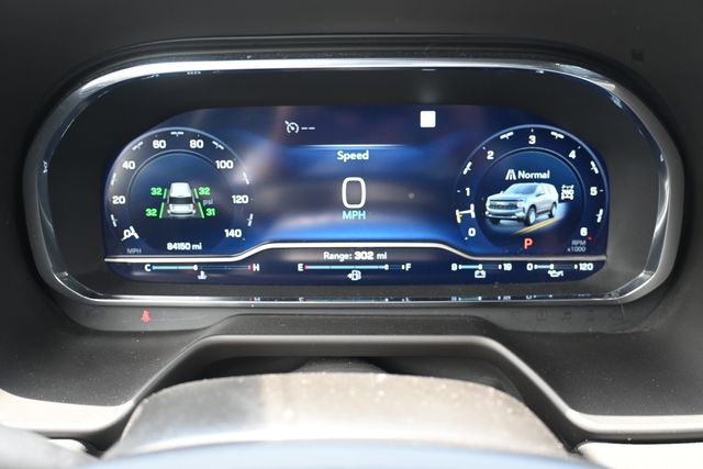 2022 Chevrolet Suburban Z71 photo
