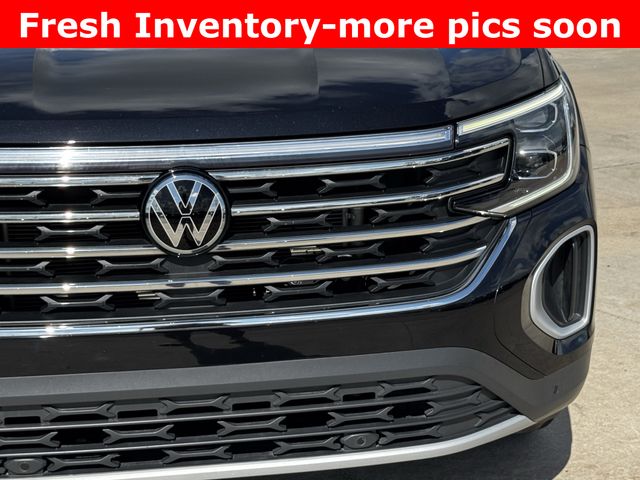 2024 Volkswagen Atlas 2.0T SE w/Technology Black at AutoSavvy Houston Southwest