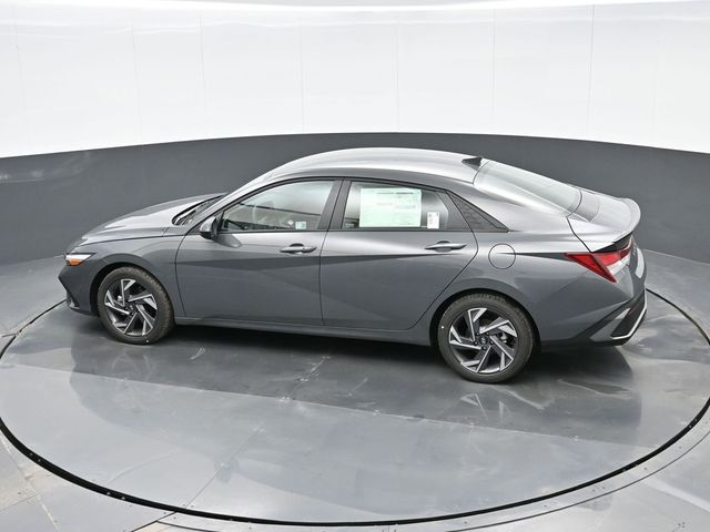 2025 Hyundai Elantra SEL 24