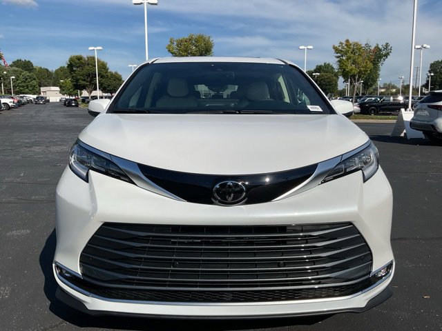 New 2026 Toyota Sienna Van