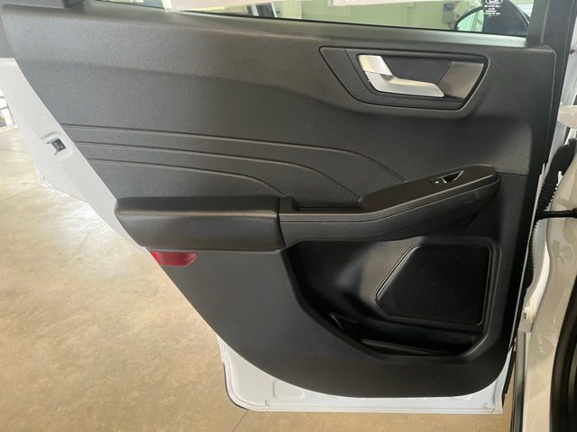 2021 Ford Escape SE photo