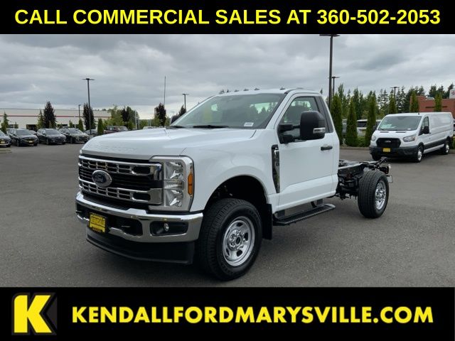 New 2025 Ford F-350SD XL 4WD 2D Standard Cab/Chassis