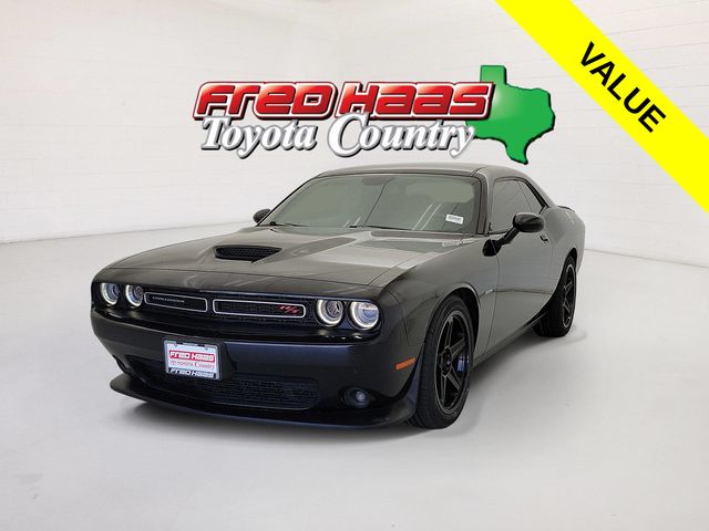 Pitch Black Clearcoat 2019 Dodge Challenger Coupe Rear-Wheel Drive 8-Speed Automatic