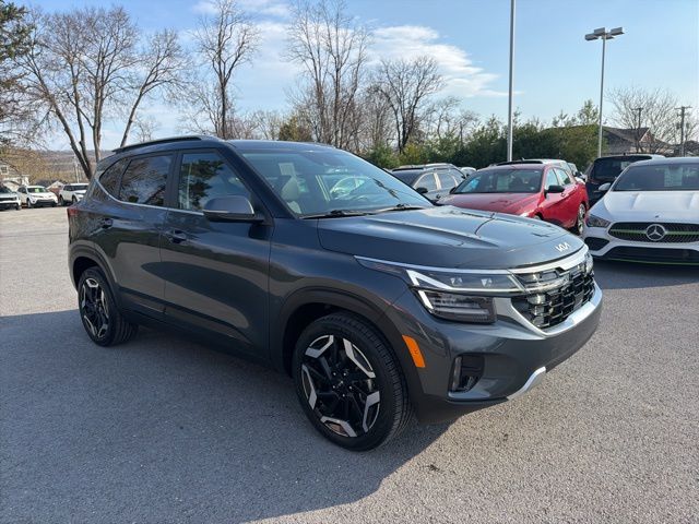 Gravity Gray 2024 Kia Seltos SX AWD SUV / Crossover All-Wheel Drive 8-Speed Automatic