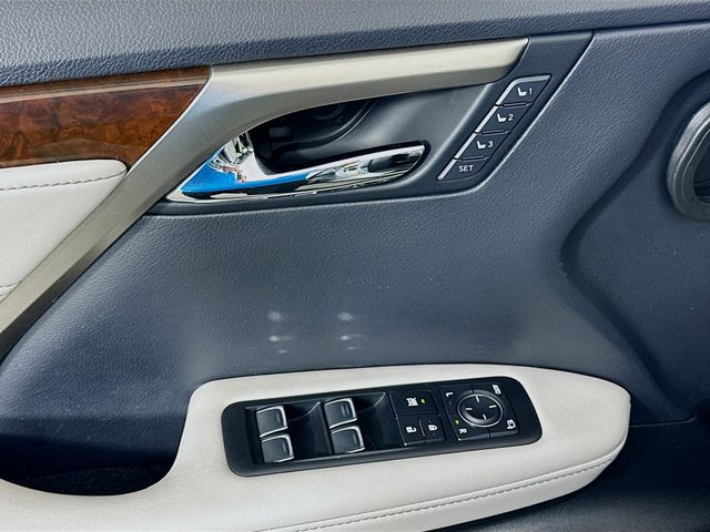 Thumbnail: 2018 Lexus RX - 18