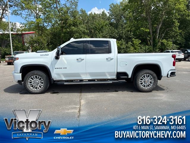 Summit White 2022 Chevrolet Silverado 2500HD Pickup Truck Four-Wheel Drive Automatic