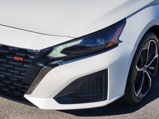 New 2025 White Nissan 2.5 SR image 7