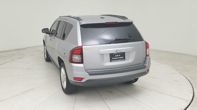 View vehicle photo 4