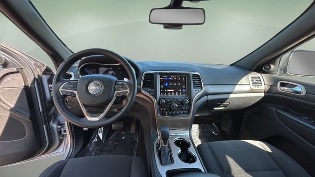 Used 2016 Silver Jeep Laredo image 16