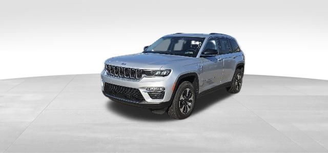 2024 Jeep Grand Cherokee Base 4xe 3