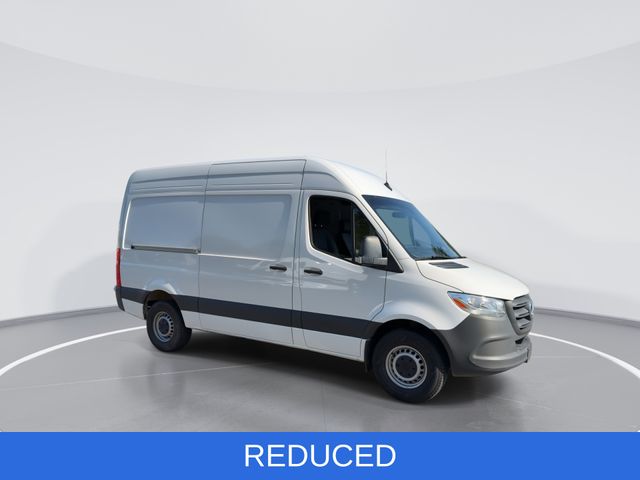 Used 2025 White Mercedes-Benz Cargo 144 WB image 2