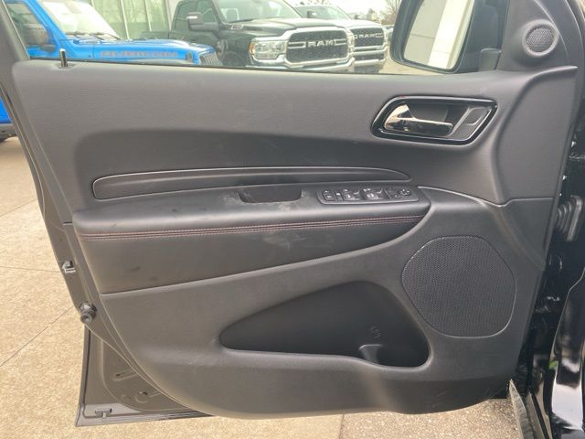 2026 Dodge Durango GT HEMI V8 - DB Black Crystal Clearcoat exterior view 10