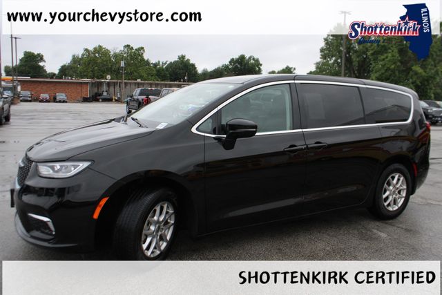 Used 2024 Chrysler Pacifica Van