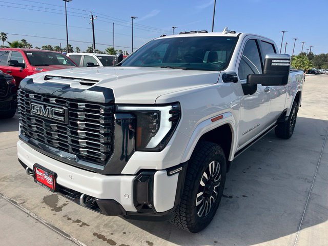 Used 2024 White GMC Denali Ultimate image 3