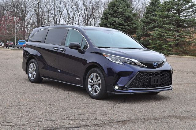 Blueprint 2021 Toyota Sienna XSE 7-Passenger AWD Minivan All-Wheel Drive Continuously Variable Transmission