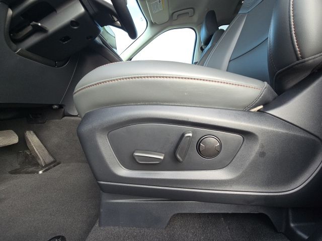 2025 Ford Explorer Active:B02481
