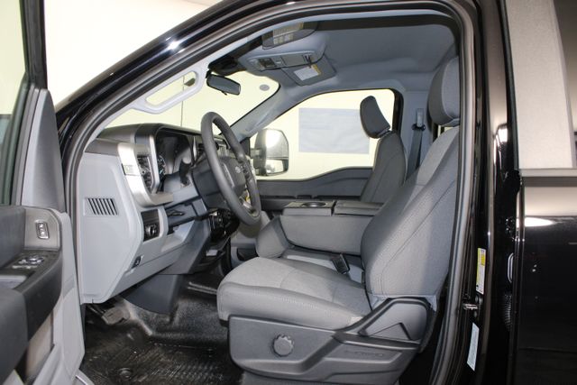 2025 Ford F-350SD XL photo