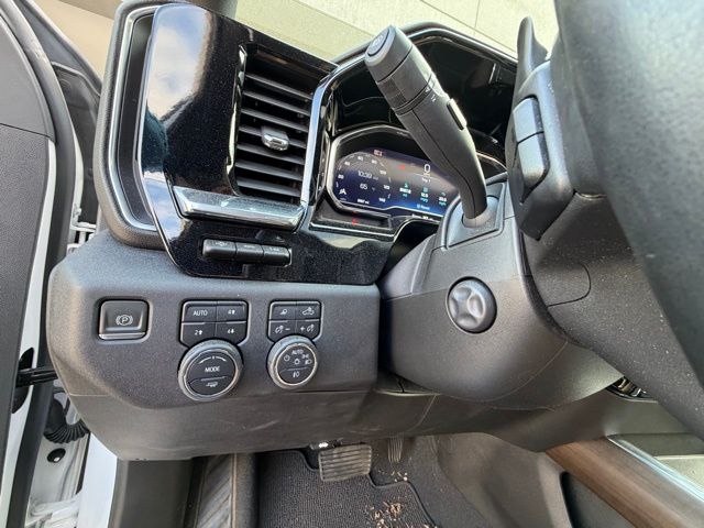 Used 2024 White Chevrolet High Country image 13