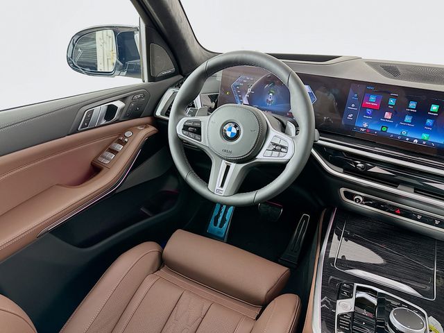 2025 BMW X7 M60i 24