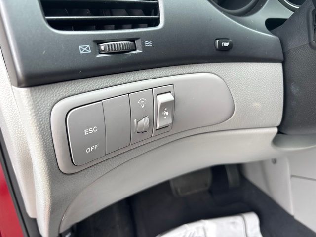 Used 2009 Red Kia EX image 16