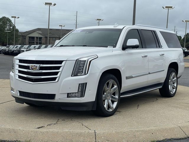 Used 2018 White Cadillac Premium image 5