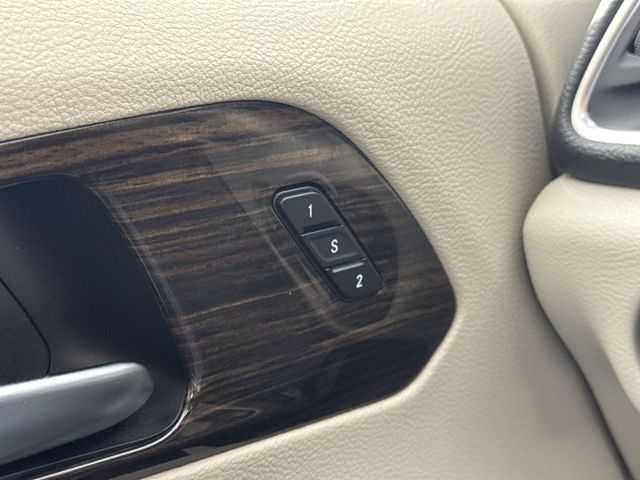 Used 2023 Chrysler Pacifica For Sale in Indianapolis, IN