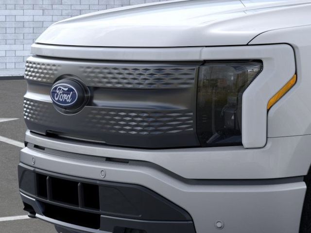 2024 Ford F-150 Lightning Flash 17