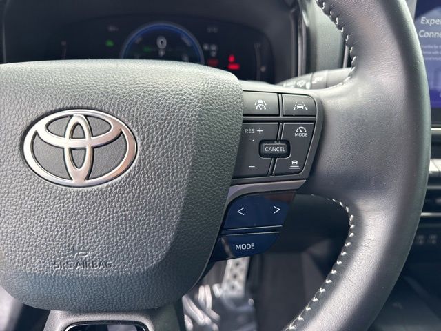 2025 Toyota Camry SE - Photo 26