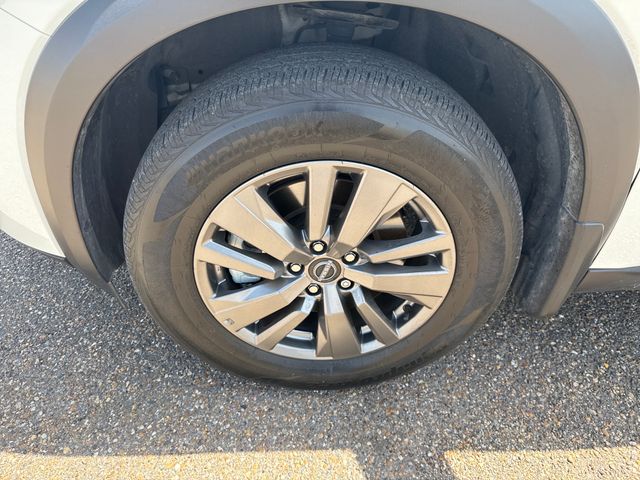Certified Used 2025 White Nissan S image 13