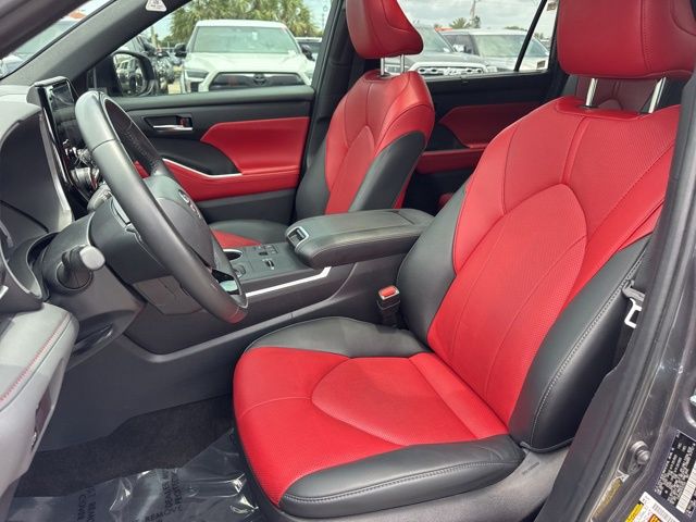 Used 2024 Toyota Highlander SUV