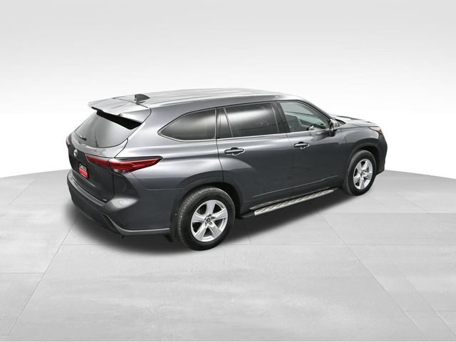 2022 Toyota Highlander LE 31