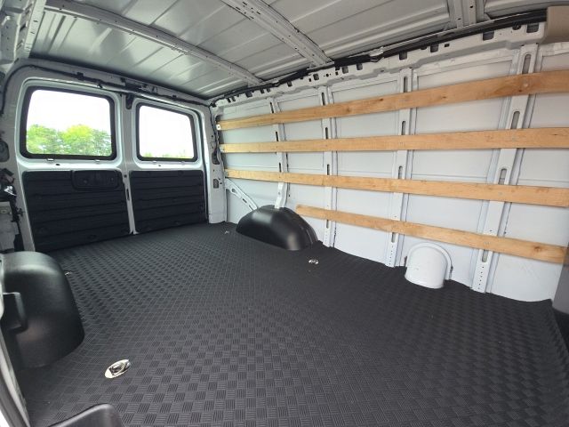 2025 Chevrolet Express 2500 Work Van:C02699
