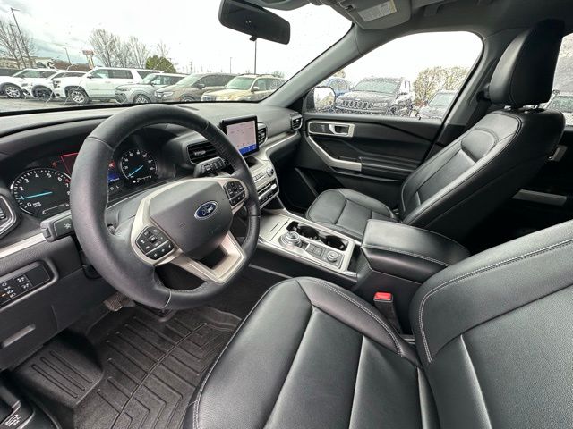 View vehicle photo 6