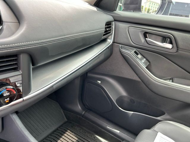 Used 2026 White Nissan Dark Armor image 23