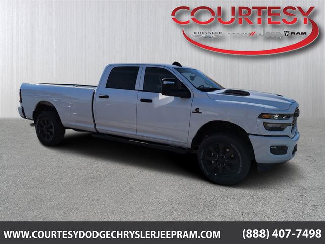 Bright White Clearcoat 2026 RAM 2500 Pickup Truck Four-Wheel Drive 8-Speed Automatic