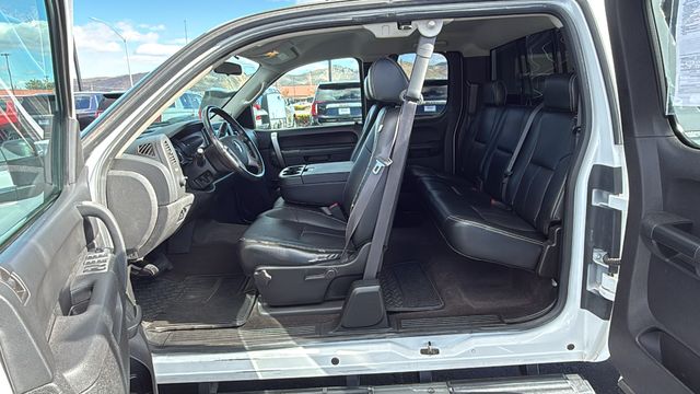 2012 Chevrolet Silverado 2500HD LT 17