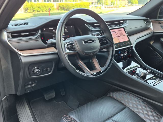 Used 2025 Gray Jeep Summit image 29