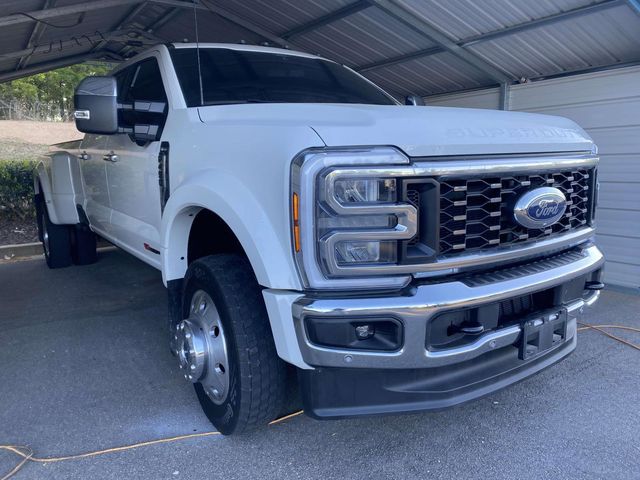 Star White Metallic Tri-Coat 2025 Ford F-450 Super Duty King Ranch Crew Cab LB DRW 4WD Pickup Truck Four-Wheel Drive Automatic