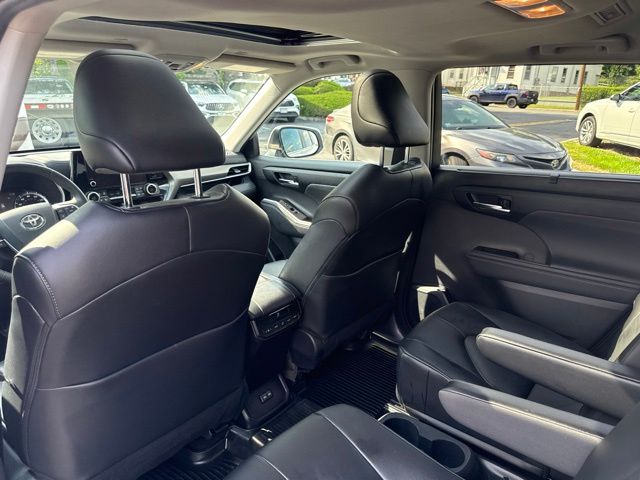 Used 2024 Toyota Highlander SUV