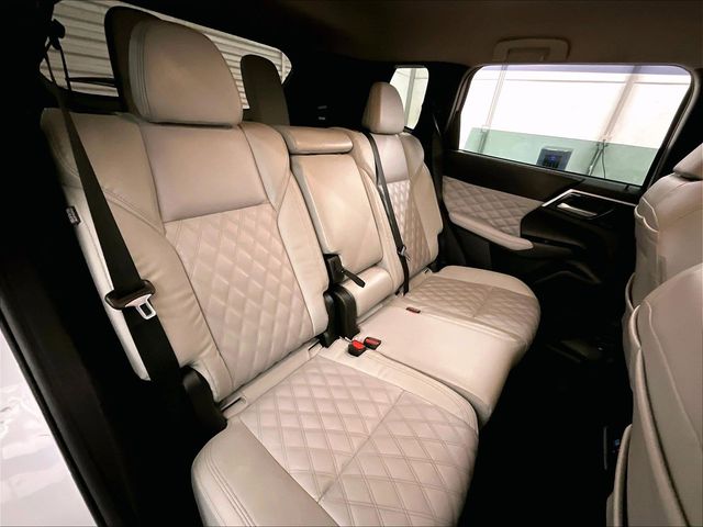2022 Mitsubishi Outlander SEL White at Auto Express Mitsubishi