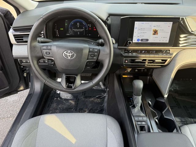Used 2025  Toyota LE image 16