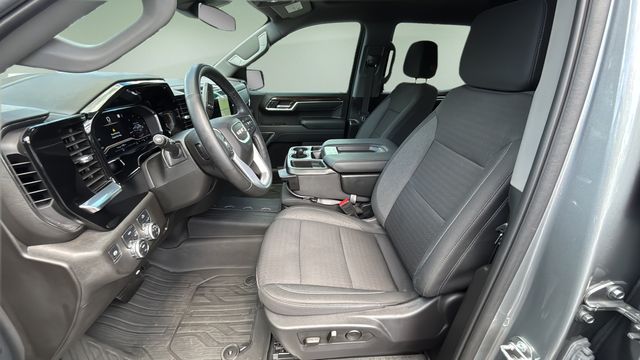 Used 2024 Silver GMC Elevation image 18
